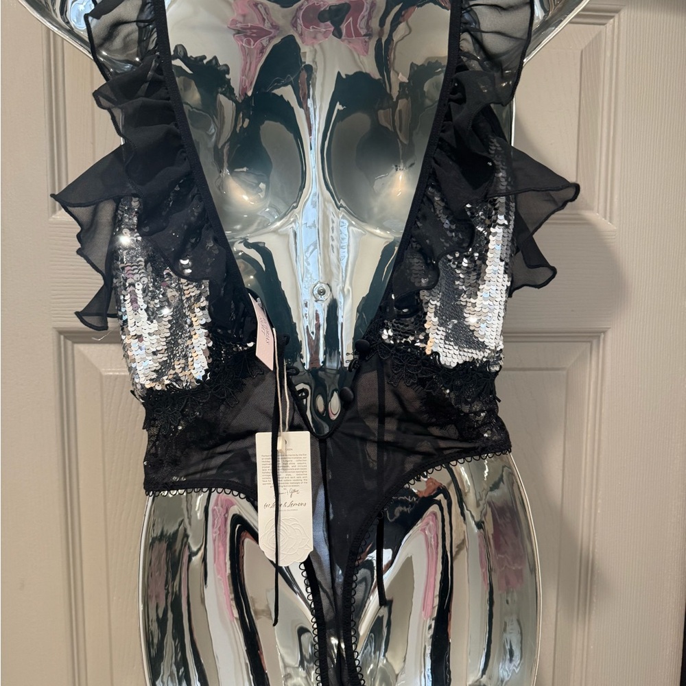 Black and Silver Sequin Bodysuit - Picture 5 of 8